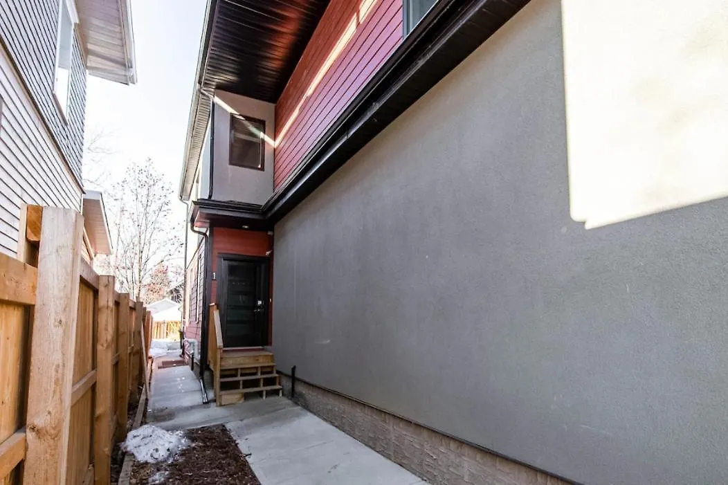 5Br-Luxury Retreat-Hot Tub-King Bed-Rogers Place-Dt Edmonton Apartment