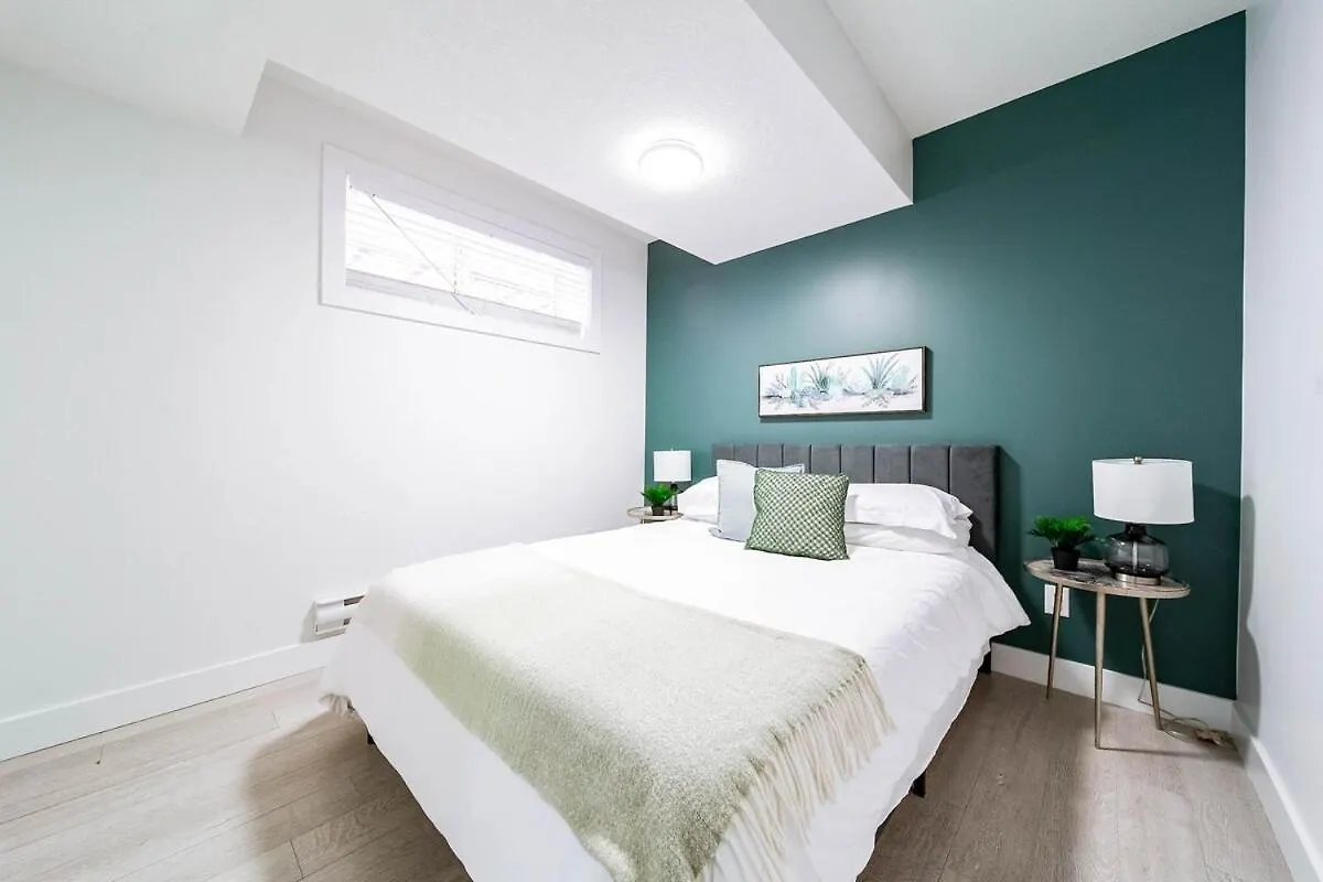 5Br-Luxury Retreat-Hot Tub-King Bed-Rogers Place-Dt Edmonton 0*,