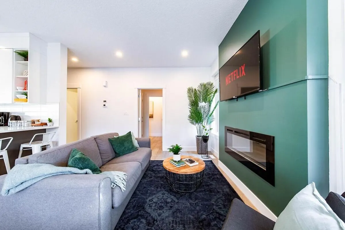 5Br-Luxury Retreat-Hot Tub-King Bed-Rogers Place-Dt Edmonton